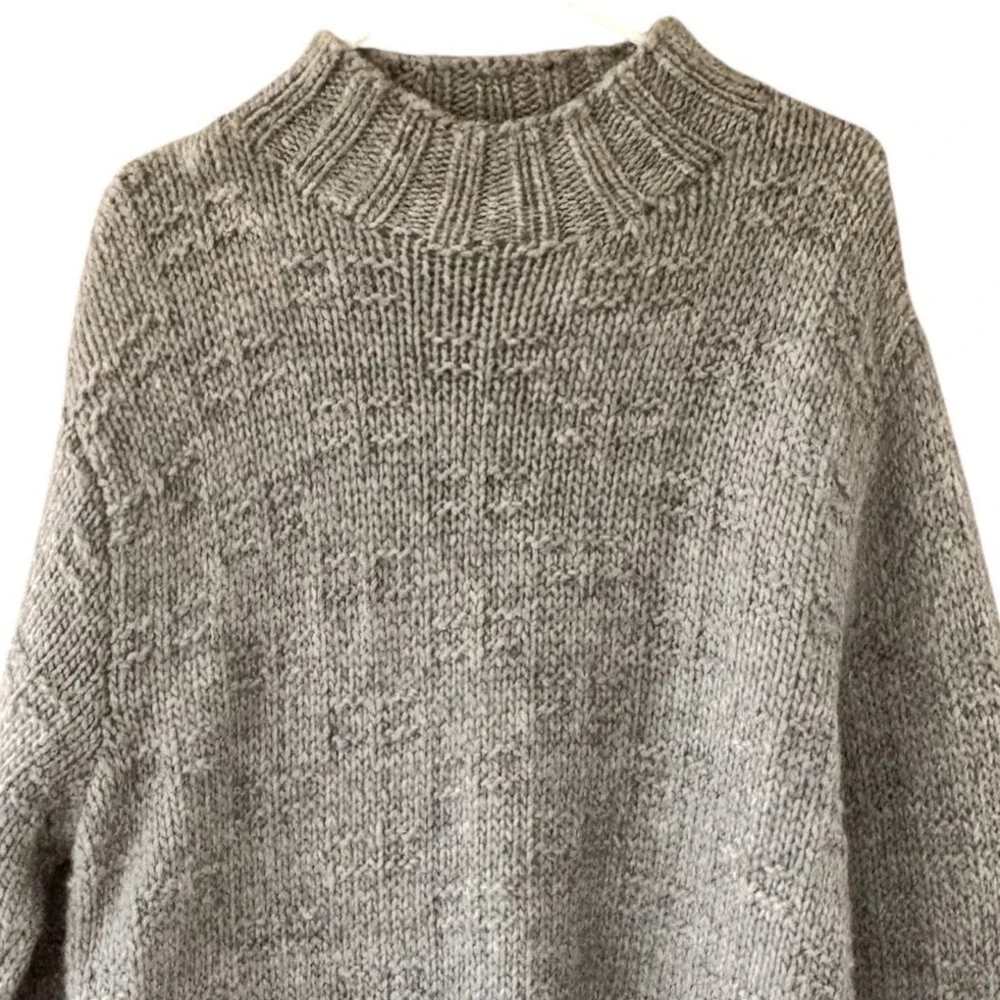 Bowen & Wright Menswear Size‎ Medium 100% Hand Knit Wool Sweater Gray Mock Neck
